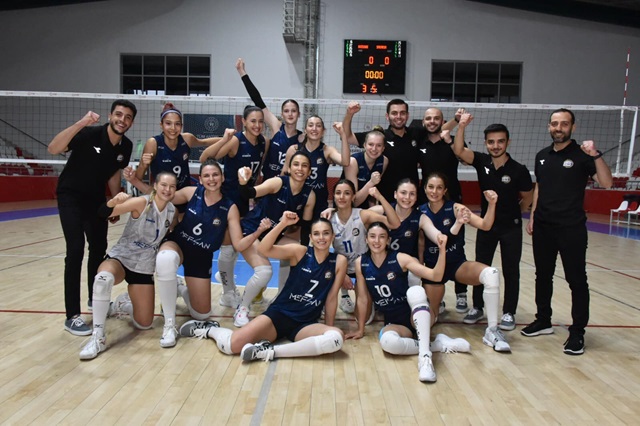 Bozüyük Belediye Eğitim Spor lidere 1 puan verdi VoleybolunAdresi