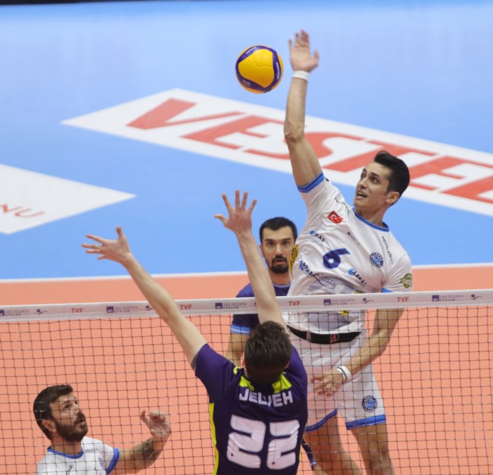 Fenerbah E Parolapara Zmir Den Puanla D N Yor Voleybolunadresi