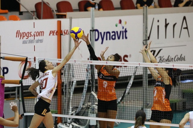 Eczacıbaşı Hazırlık Turnuvası'nın birinci günü tamamlandı