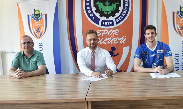 İnegöl Belediyespor,  Ahmet Emre Çetinkaya ile sözleşme yeniledi.
