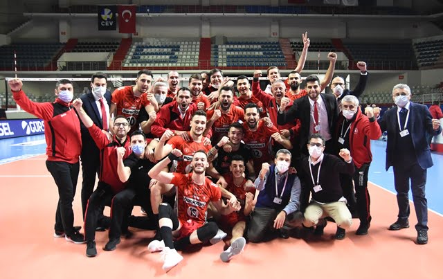 Ziraat Bankkart deplasmandan set vermeden dönüyor 3-0