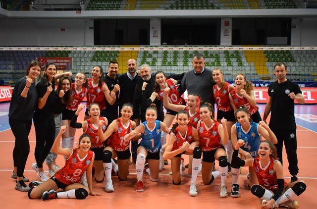 Nilüfer Belediyespor'un gençleri dolu dizgin devam ediyor 3-1