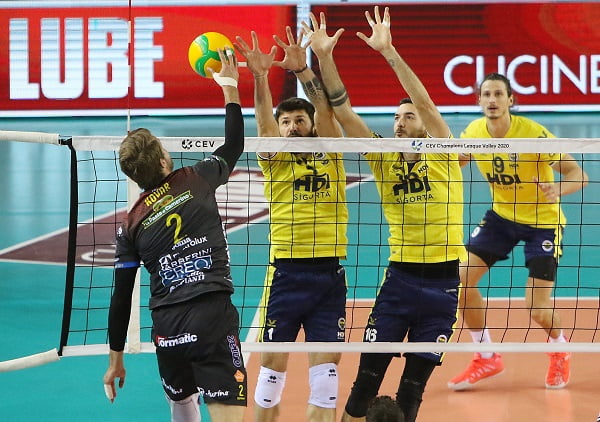 Fenerbahçe HDI Sigorta galibiyetle başladı