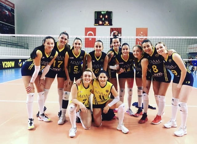 Adam Voleybol deplasmandan üç puanla döndü