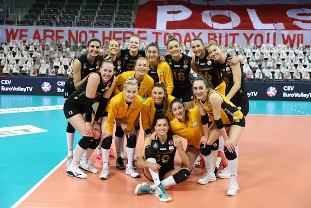 VakıfBank ikinci etaba galibiyetle başladı
