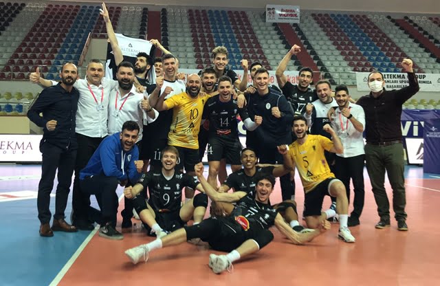 Altekma erteleme maçını 5.sette tamamladı