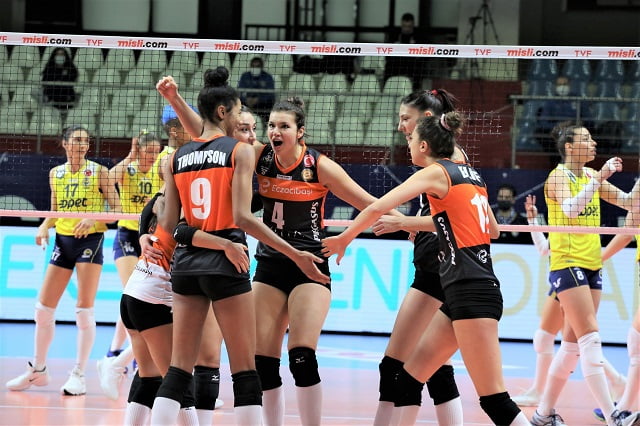 Eczacıbaşı VitrA, Kupa Voley'de Fenerbahçe ile karşılaşacak