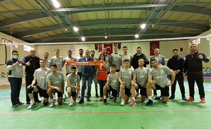 Yurt Grup Yöneticileri voleybolcularla bir araya geldi