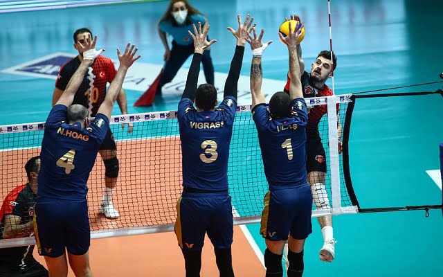 Erkekler AXA Sigorta Kupa Voley’de İlk Finalist Spor Toto Oldu