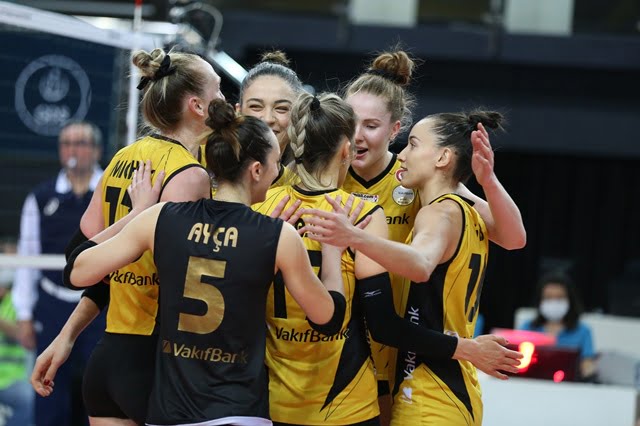 VakıfBank, üst üste dokuzuncu kez yarı finalde