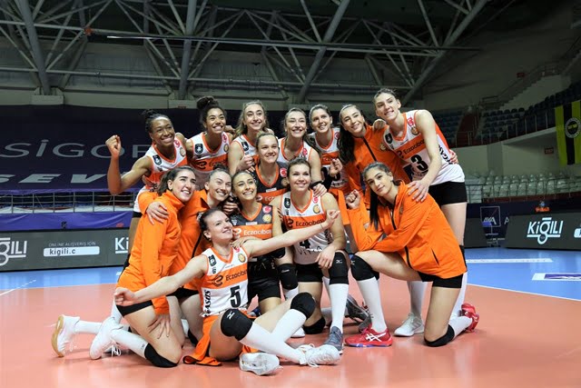 Eczacıbaşı VitrA, Kupa Voley'de finalde