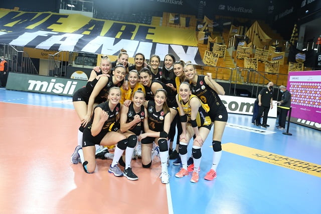 VakıfBank, Sultanlar Ligi’nde finalde
