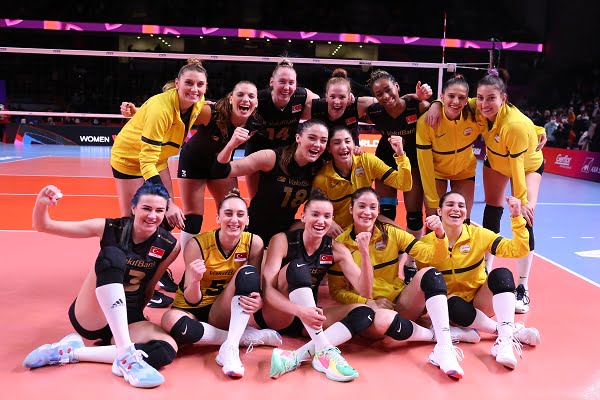 Dünya Şampiyonu VakıfBank, Fransa deplasmanında