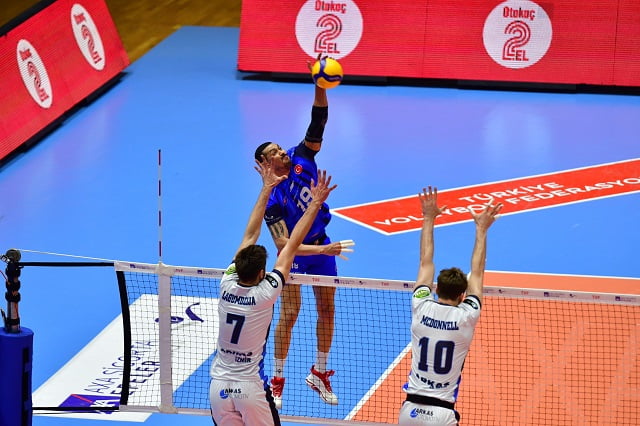 Halkbank ile Arkas Spor Play-off mesaisi Ankara'da