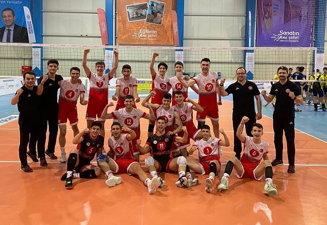 Ziraat Bankası Yıldız Erkek Takımı, Festival Voleybol'a galibiyetle başladı