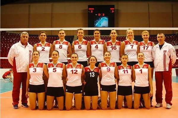 Efsane Kadro Sahalara Dönüyor