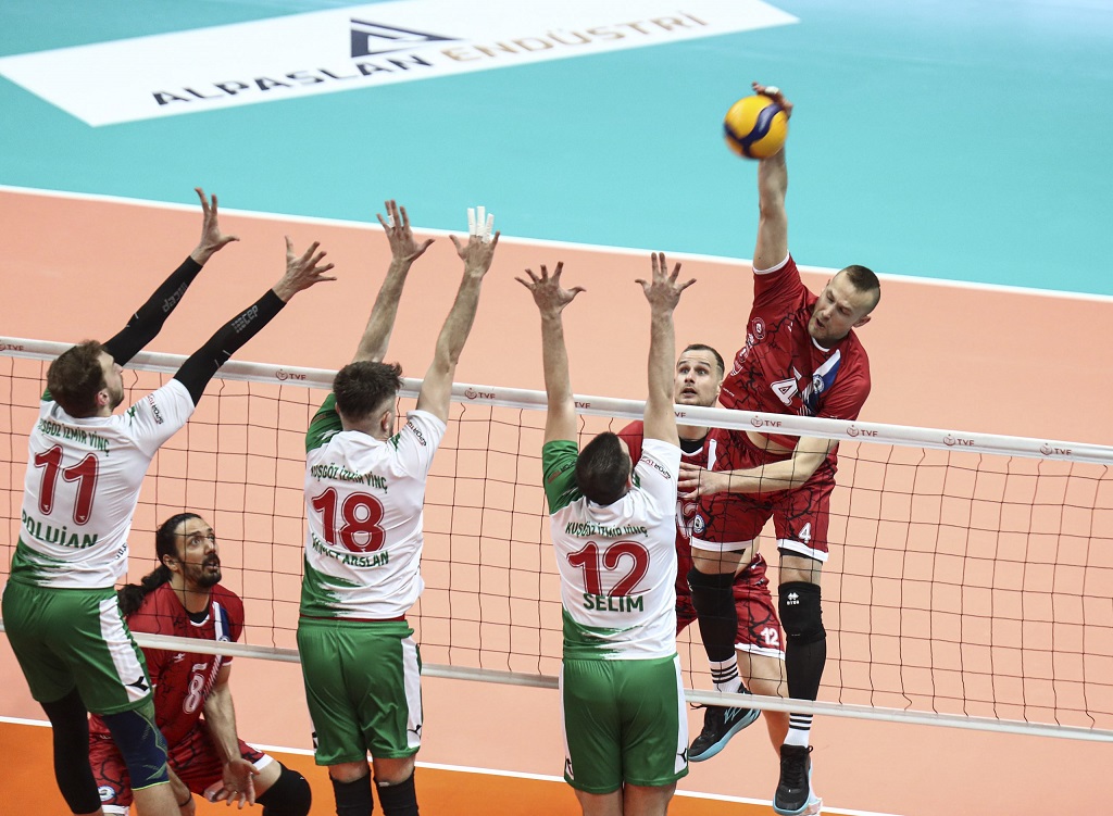 Akkuş Belediyespor,  Efeler Ligi'nde
