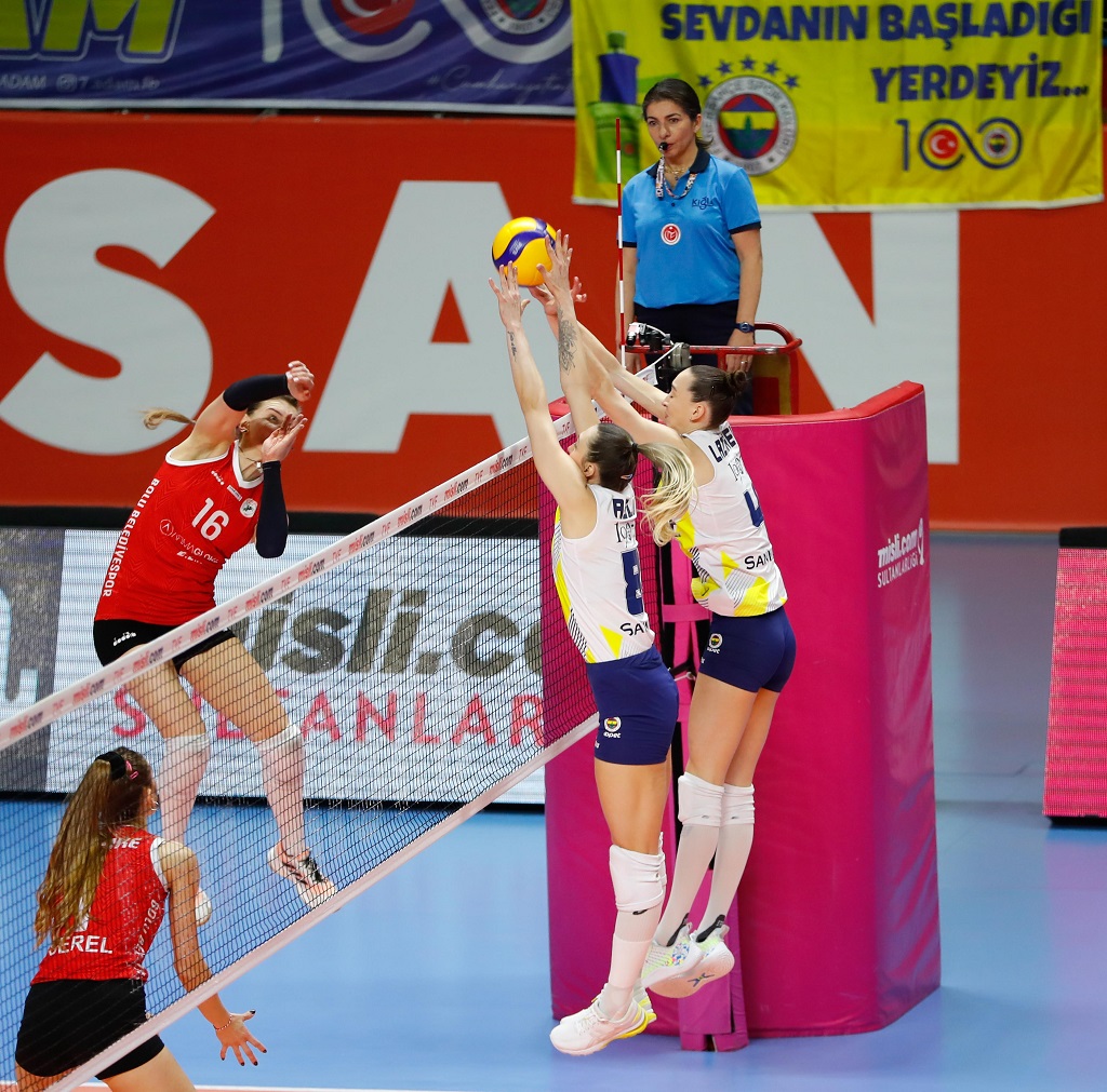 Fenerbahçe Opet, Bolu Belediyespor'a set vermeden maçı aldı