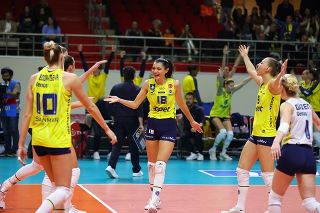 Fenerbahçe Opet, Sahasında PTT Spor'a set vermedi