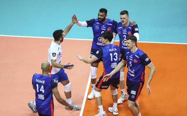 Halkbank dörtte dört için sahaya çıkıyor