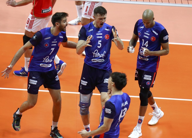 Halkbank,  Galatasaray deplasmanında