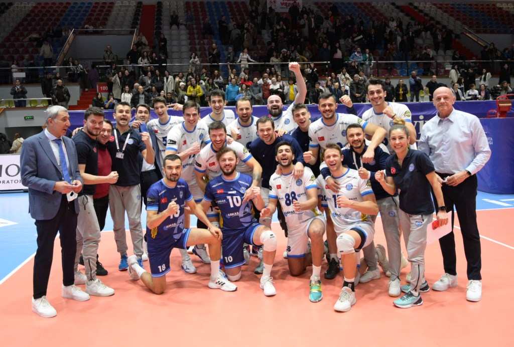 Arkas Spor, Ziraat Bankkart'a set vermedi 3-0