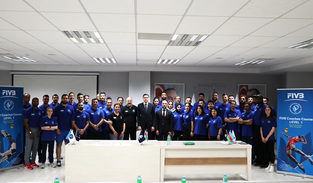 Cengiz Akarçeşme, Azerbaycan'da FIVB Voleybol Hakemleri seminerinde