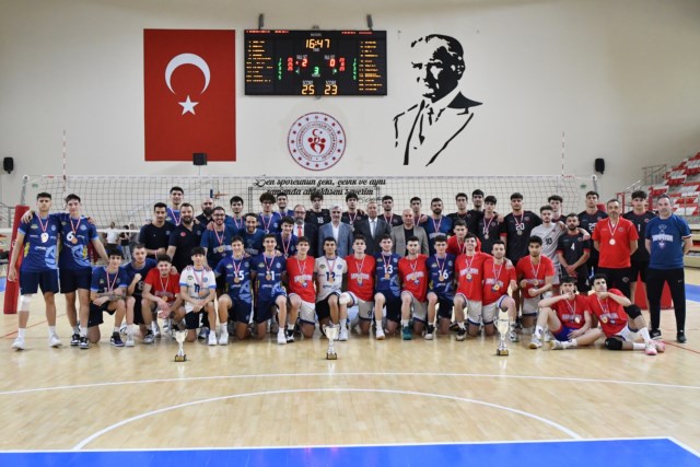 Genç Erkekler Türkiye Şampiyonası’nda Kupa ve Madalyalar Sahiplerini Buldu