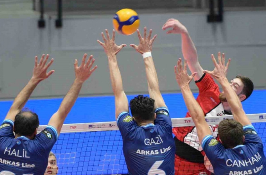 Arkas Spor, Romanya temsilcisi Steaua Bükreş'i 3-1 yendi