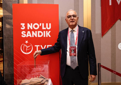 Voleybolun patronu değişmedi: Mehmet Akif Üstündağ'la devam