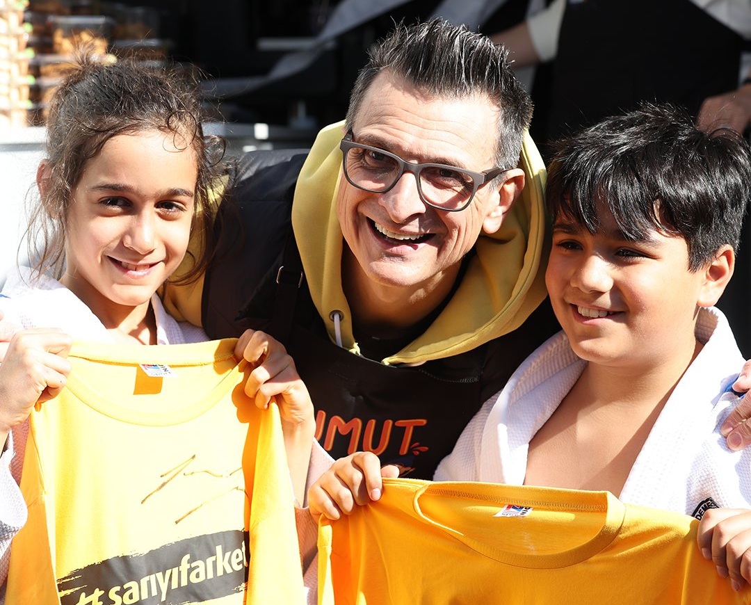 VakıfBank ve KAÇUV’dan kanserli çocuklar  için ‘umut’ dolu buluşma