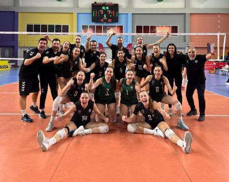 Nilüfer Belediyespor, 2-0 geriden gelip netice setinde maçı aldı 3-2