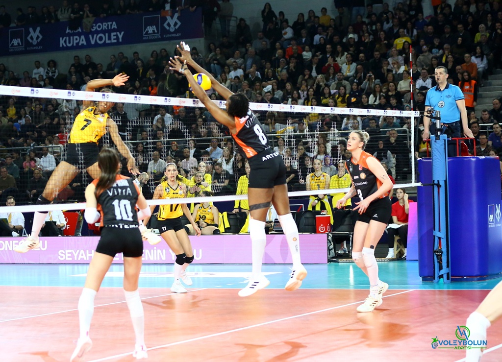10. AXA Sigorta Kupa Voley VakıfBank'ın