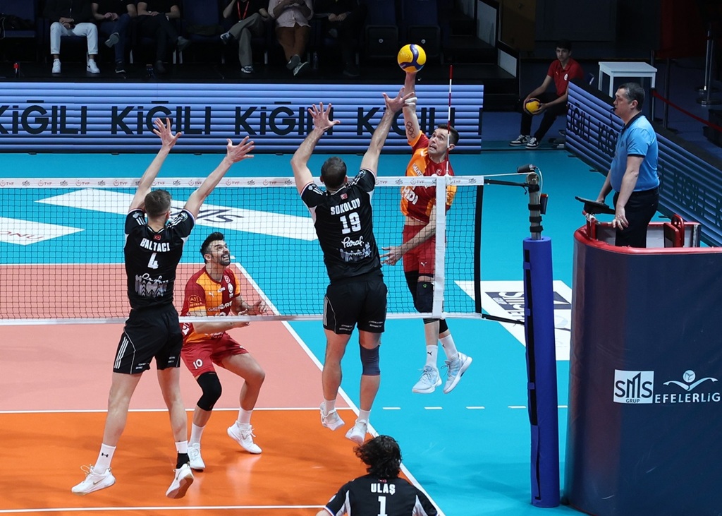 Galatasaray HDI Sigorta 3-0'lık skorla adını finale yazdırdı
