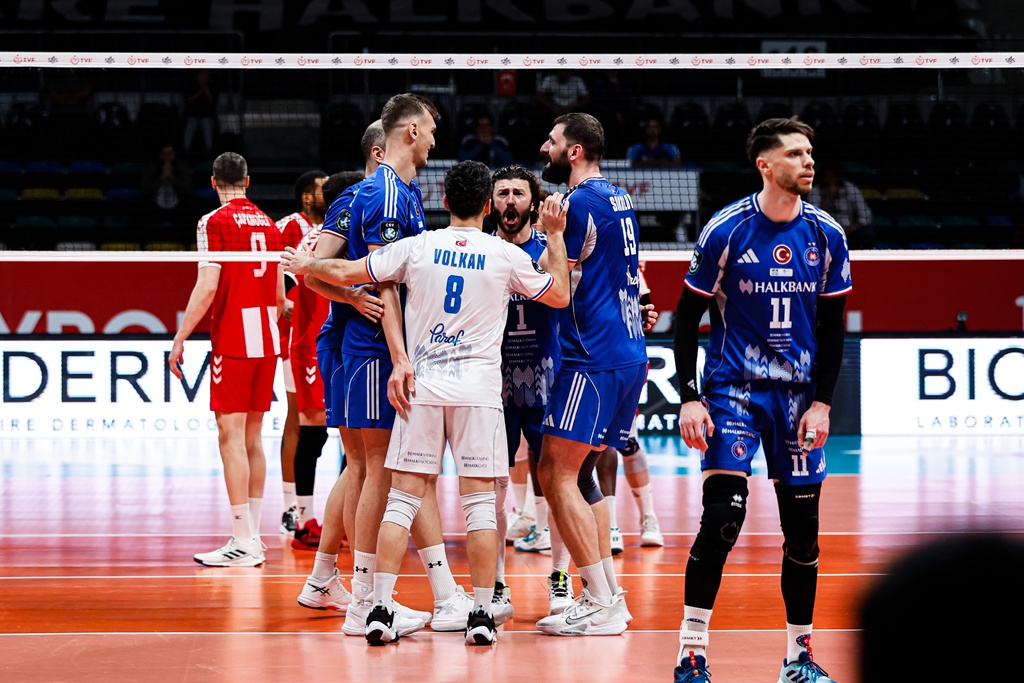 Spor Toto ve Halkbank seride 1-1 eşitliyerek 3.maça kaldı
