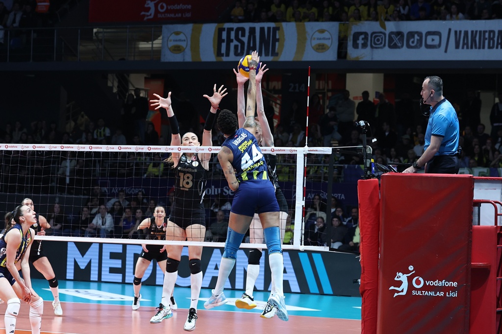 Vodafone Sultanlar Ligi Play-Off Final Etabı'nda Dördüncü Maç Oynandı