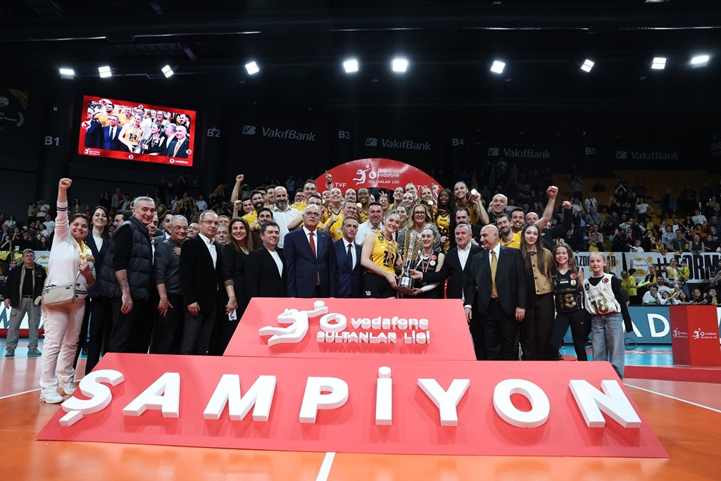Vodafone Sultanlar Ligi'nde Kupa, Madalya ve Ödüller Sahiplerini Buldu