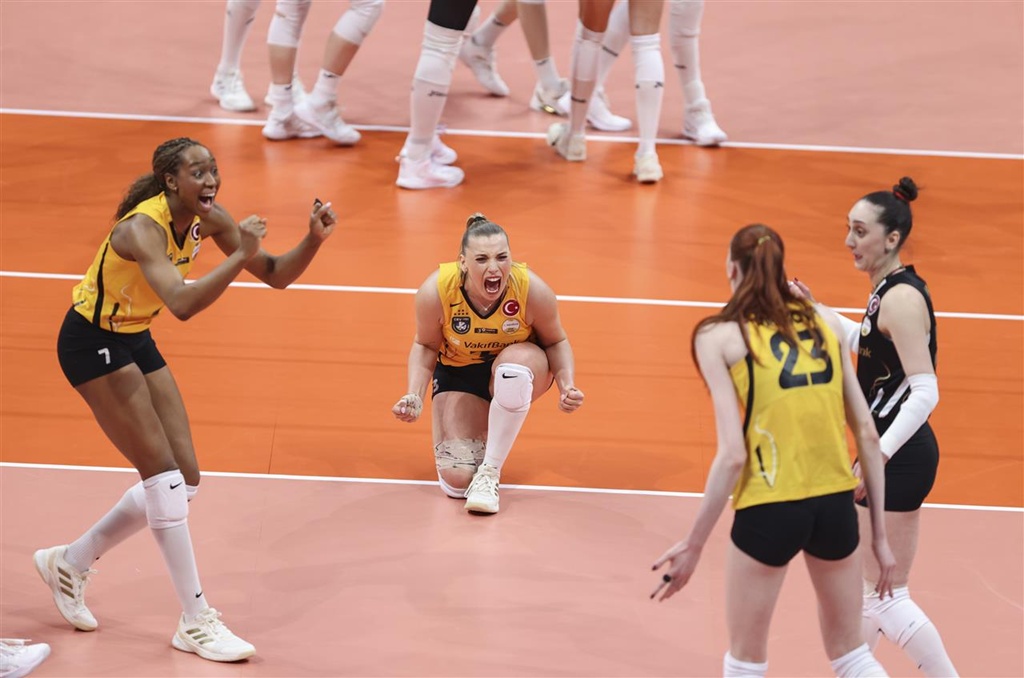 VakıfBank, Imoco'yu 2-0 dan muhteşem bir geri dönüşle 3-2 yendi Finalde