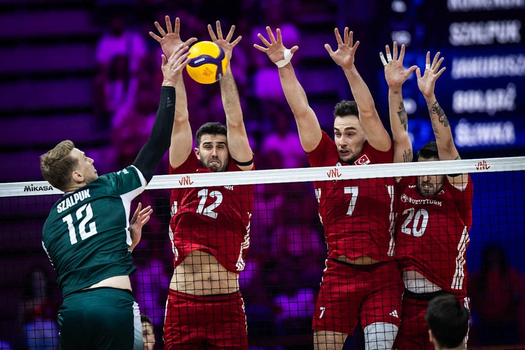 Filenin Efeleri, Polonya'ya 3-2 Mağlup Oldu