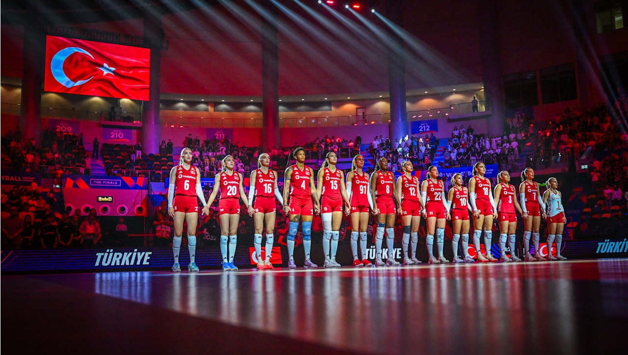 2026 FIVB Milletler ligi Şampiyonu Filenin Sultanları Brezilya'yı 3-1 yenerek  2. Kez VNL Şampiyonu oldu