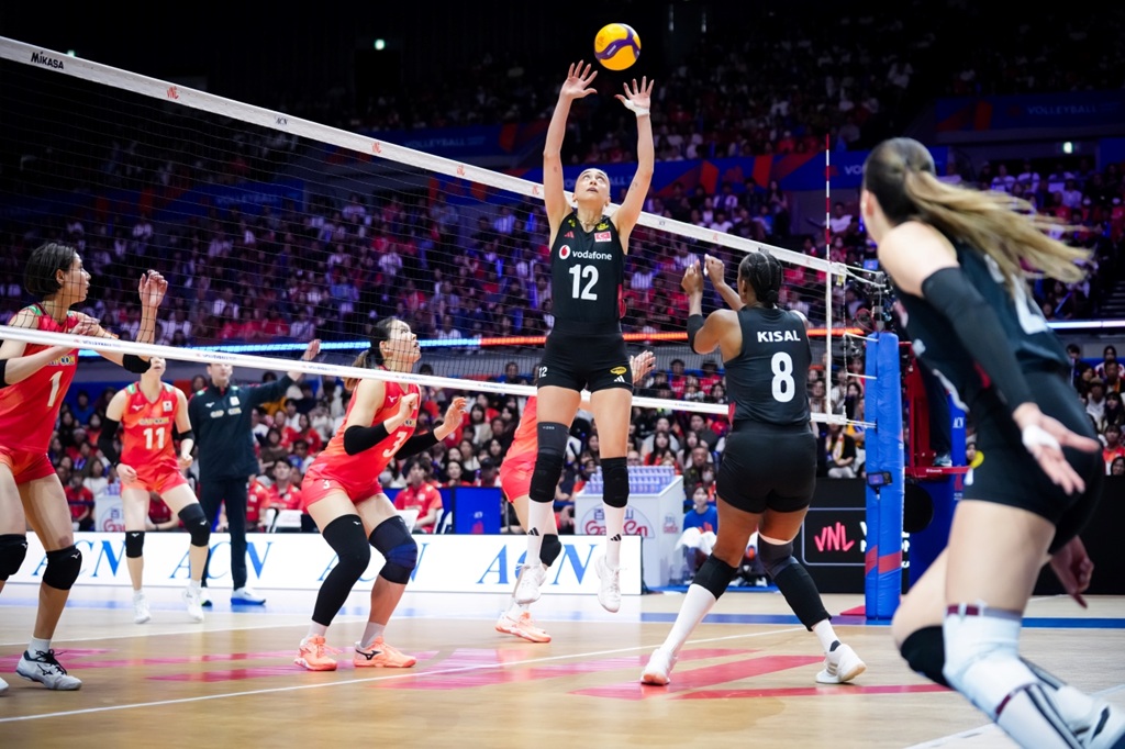 Filenin Sultanları, Japonya'yı 3-1 geçerek Voleybol Milletler Ligi Finallerinde!