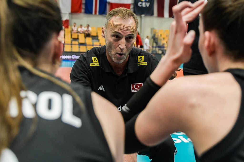 U18 Kadın Milli Takımımızdan Riga'da 5'te 5: Güz Özerol ve Akif Gökhan Öner'den Açıklamalar