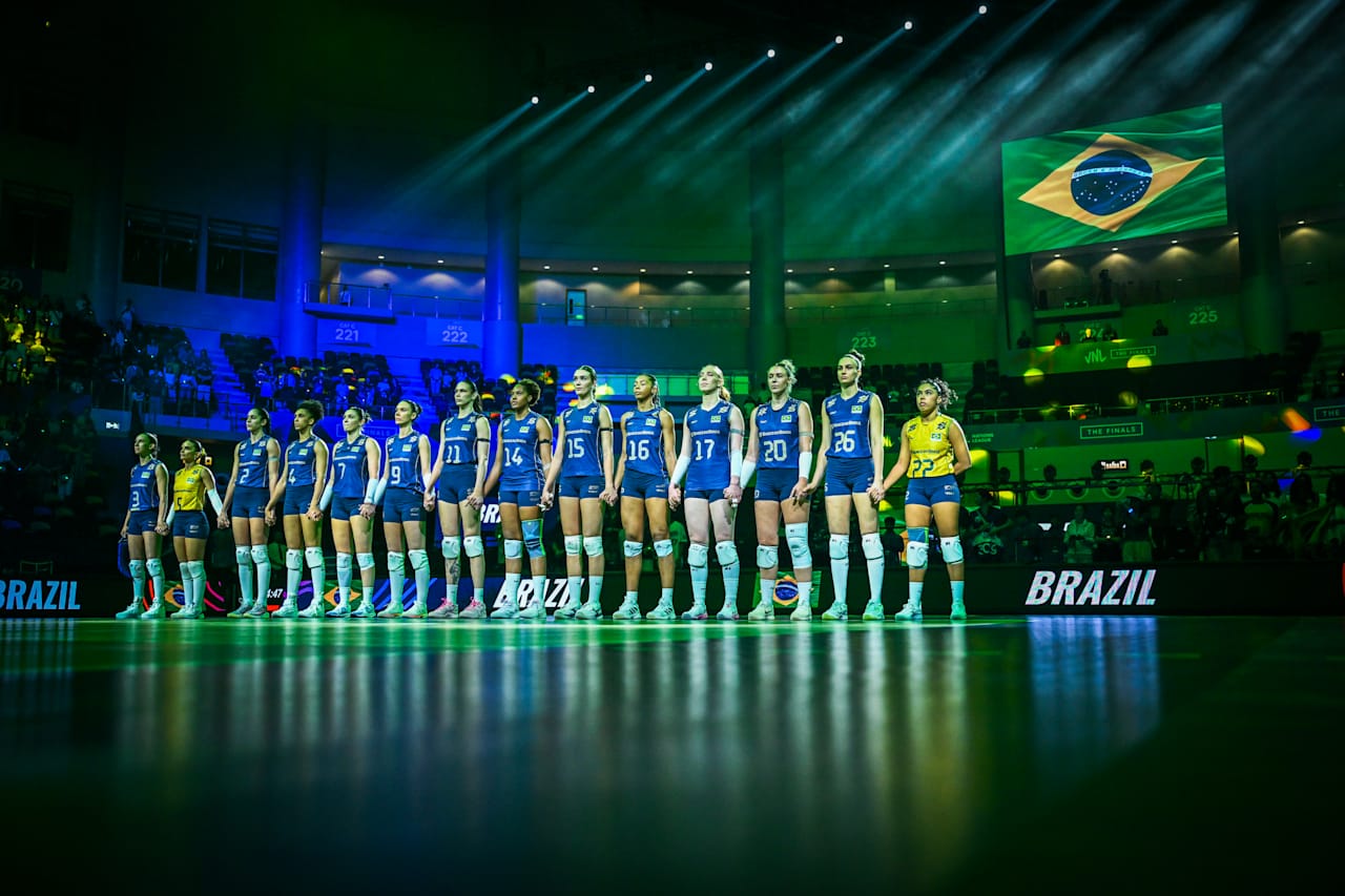 VNL'de ilk finalist İtalya'yı 3-2 yenen Brezilya oldu