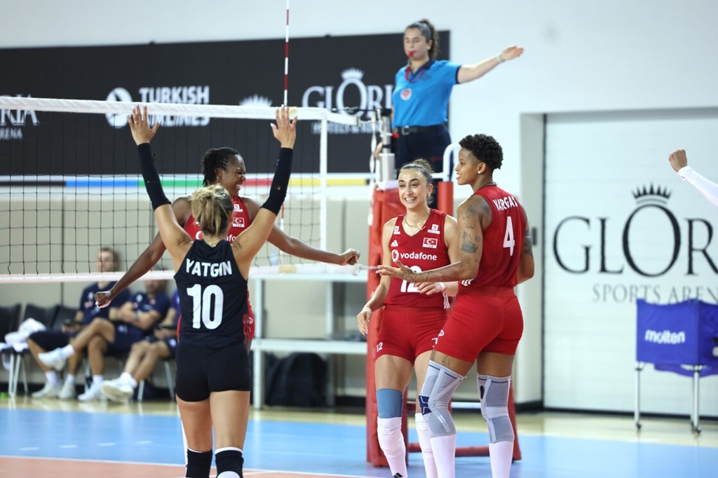 Filenin Sultanları, Fransa ile Hazırlık Maçı Oynadı