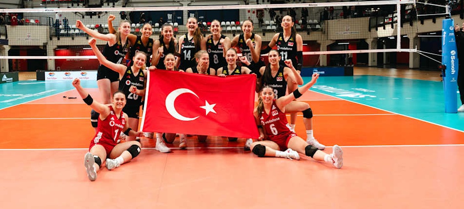 U17 Kız Milli Takımımız Dünya Şampiyonası'nda Yarı Finale Yükseldi!