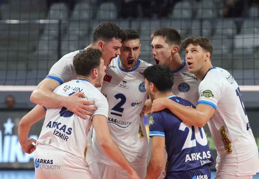 Arkas Spor, Konuğu Ünsal Group Şiran Belediyespor'a bir set verdi