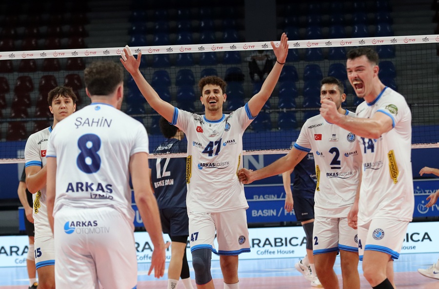 Arkas Spor, Sahasında Konuk ettiği Kilis Gençlik mücadelesini netice setinde sonuçlandır dı