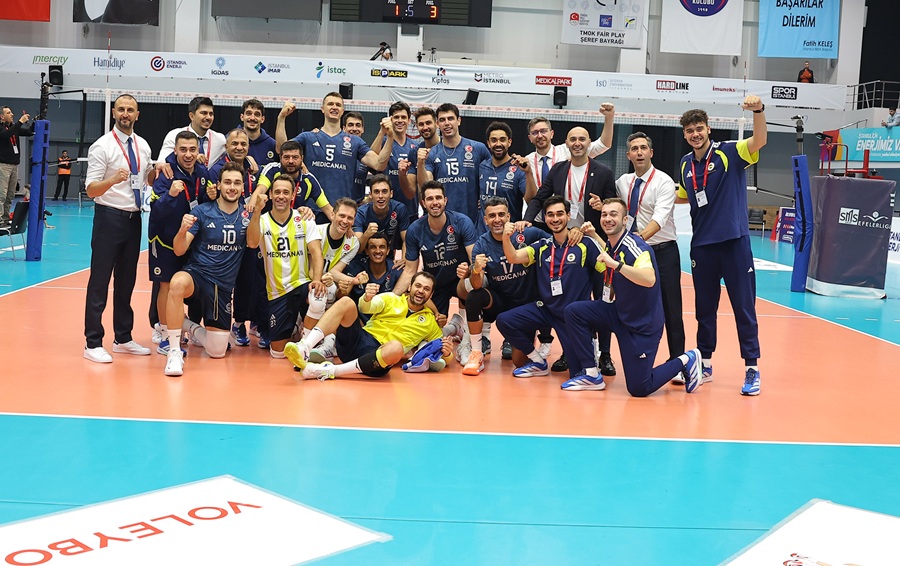 Fenerbahçe Medicana, Efeler Ligi 4.Hafta karşılaşmasında İBB Spor'u 3-1 geçti