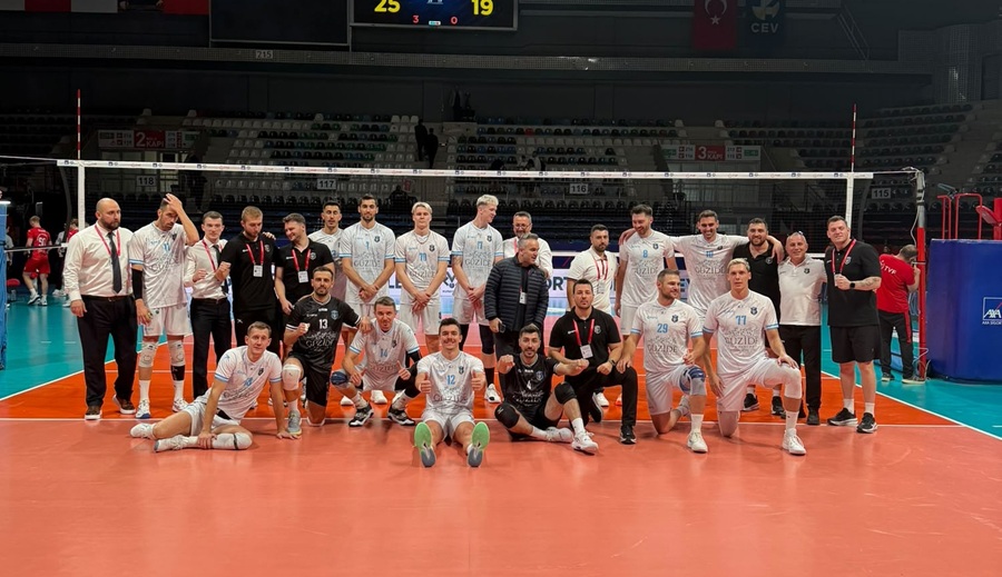 Gebze Belediyespor sahasında Sungurlu Belediyespor'a set vermedi