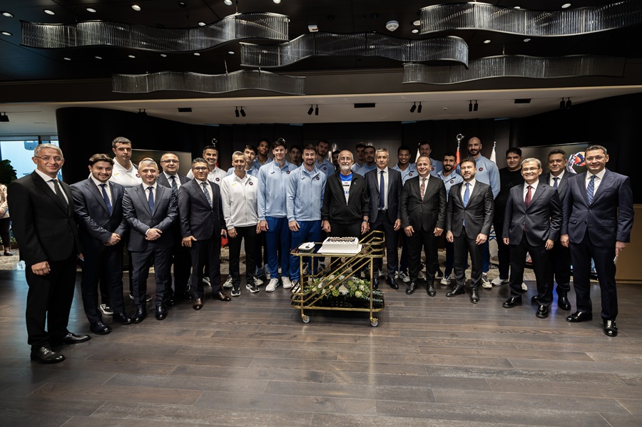 Halkbank 2026-2027 Voleybol Sezon öncesi Başkan Özdil ile  Buluştu